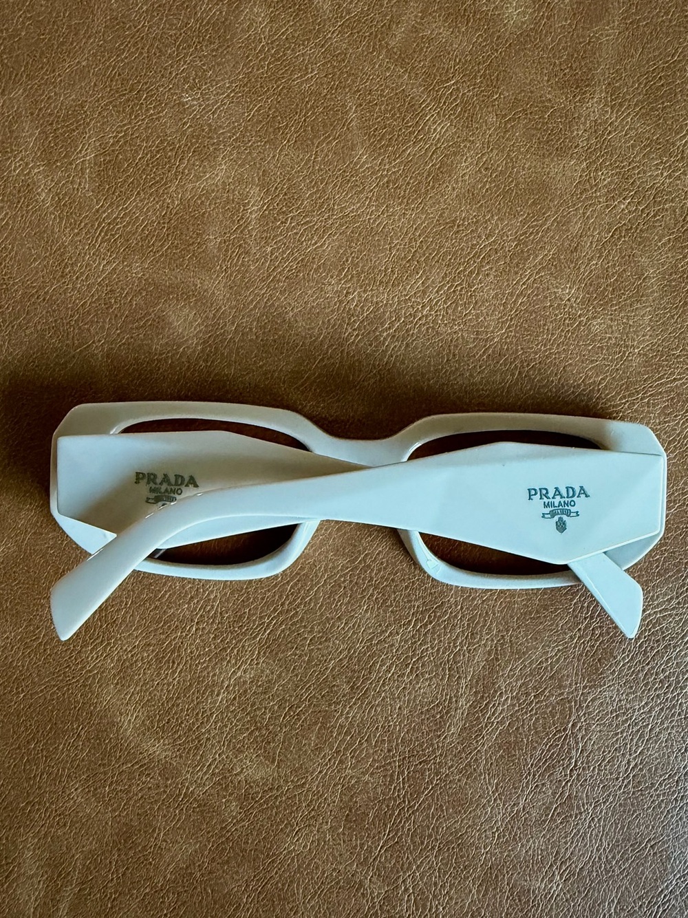 Designer White Chunky Rectangle Sunglasses Brown Tinted Lenses Y2K Logo